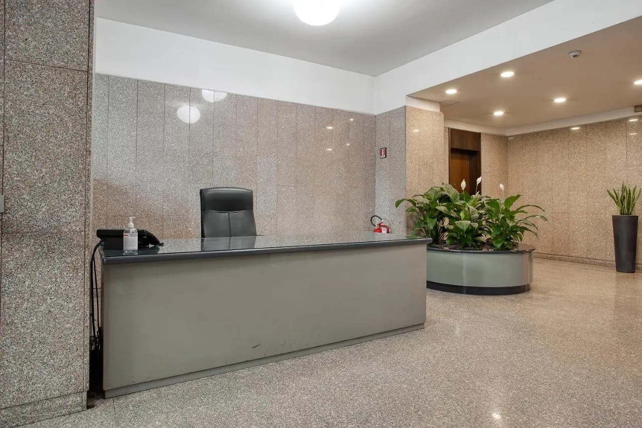 Joivy Vibrant 2Bed Apt With Balcony Milan Apartment