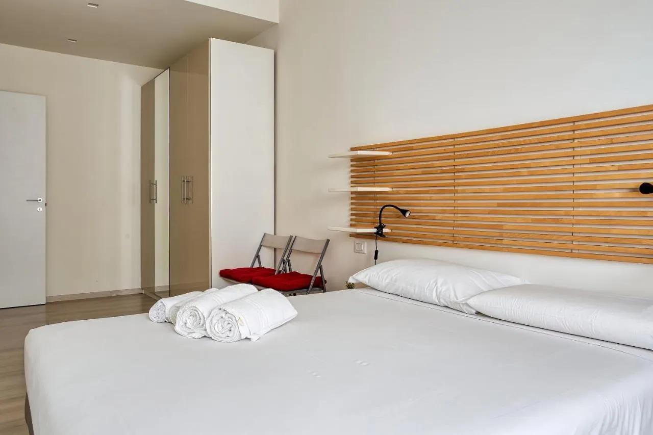 Joivy Vibrant 2Bed Apt With Balcony Milano
